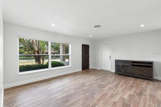 731 Alda Way NE in St. Petersburg, FL - Building Photo - Building Photo