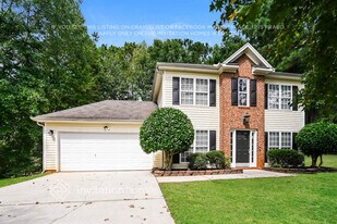 204 Revolutionary Dr in Hampton, GA - Building Photo