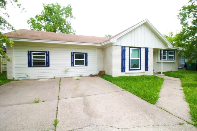 property at 9307 Linda Vista Rd