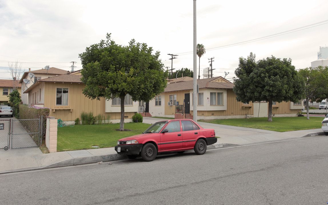 4749-4753 E 57th St in Maywood, CA - Building Photo