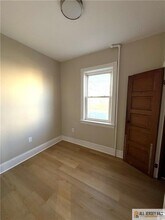 402 Lawrence St in Perth Amboy, NJ - Building Photo - Building Photo