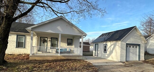 property at 209 E Summit St