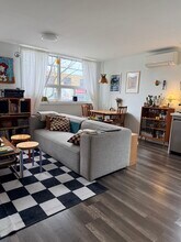 1000 Dovercourt Rd in Toronto, ON - Building Photo - Building Photo