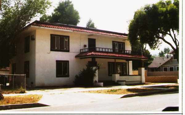 4122 4th St in Riverside, CA - Building Photo