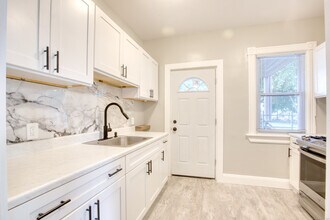 325 Chestnut St-Unit -1st Fl in New Britain, CT - Building Photo - Building Photo