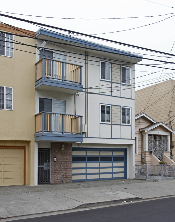 424 Santa Barbara Ave in Daly City, CA - Building Photo