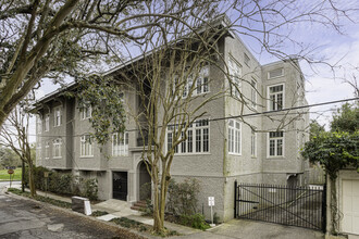 Audubon Court Condominiums in New Orleans, LA - Building Photo - Building Photo