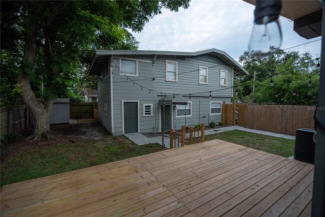 property at 303 1/2 E Paris St