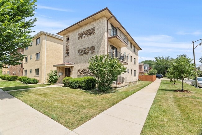 property at 6617 N Northwest Hwy