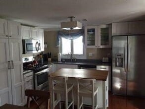 18 Lowell St in Seabrook, NH - Building Photo - Building Photo