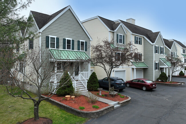 Robbins Landing in Danvers, MA - Foto de edificio - Building Photo