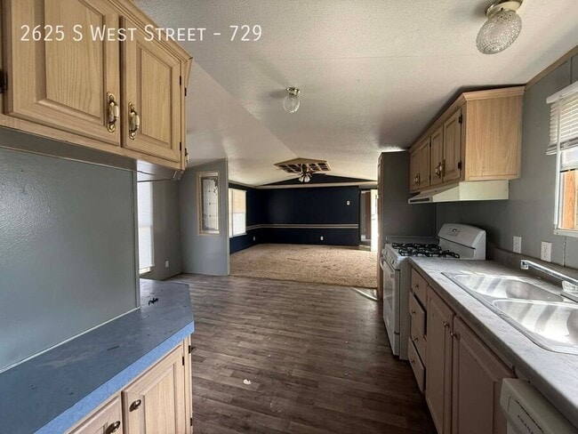 2625 S West St in Wichita, KS - Building Photo - Building Photo