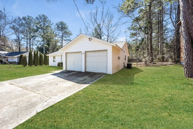 266 Montego Cir in Riverdale, GA - Foto de edificio - Building Photo