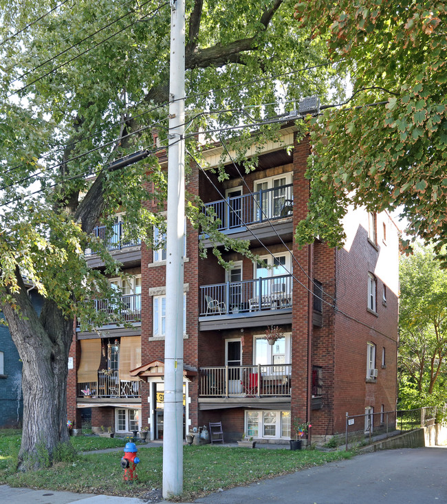 15 Balmoral Ave in Hamilton, ON - Building Photo - Building Photo