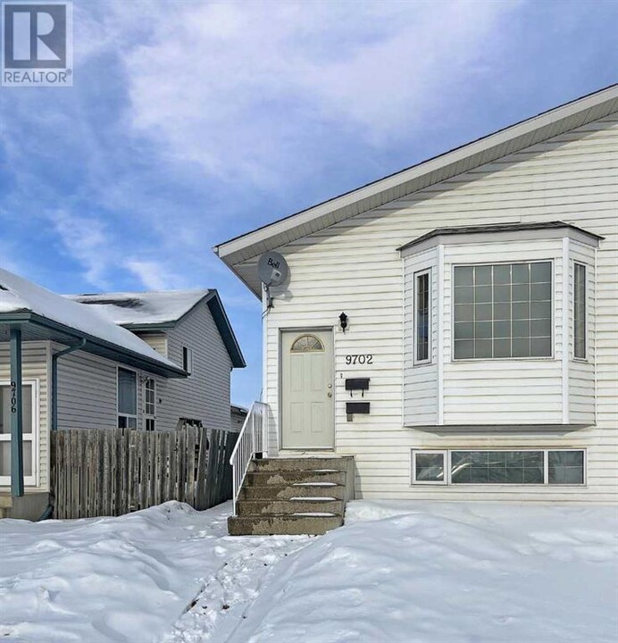 9702-9126 126 Ave in Grande Prairie, AB - Building Photo