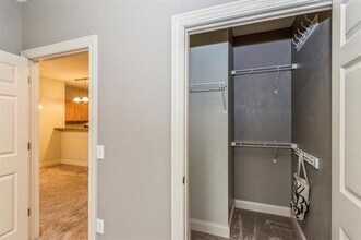 621 Grandview Ct in Iowa City, IA - Building Photo - Building Photo