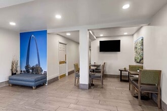 Furnished Studio-Fenton in Fenton, MO - Foto de edificio - Building Photo