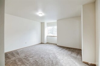 9611 161st St E, Unit K in Puyallup, WA - Building Photo - Building Photo