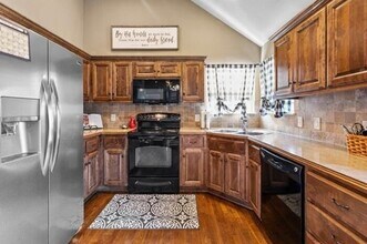 8808 NE 116th Pl in Kansas City, MO - Building Photo - Building Photo