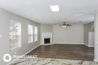 8111 Ashwood Pointe in San Antonio, TX - Building Photo - Building Photo