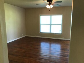 1815 Avenue U Ave in Freeport, TX - Building Photo - Building Photo