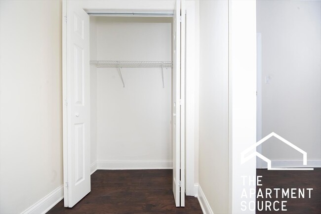 3345 N Marshfield Ave, Unit 107 in Chicago, IL - Building Photo - Building Photo