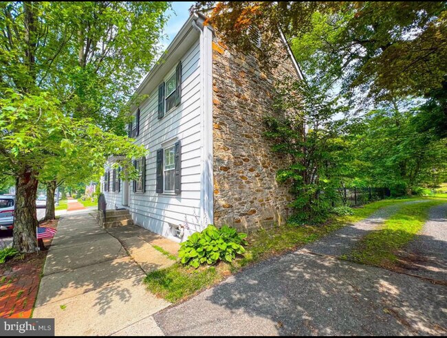 119 W Maple Ave in Langhorne, PA - Building Photo - Building Photo