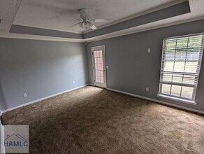 215 Bridgemont Way in Hinesville, GA - Foto de edificio - Building Photo