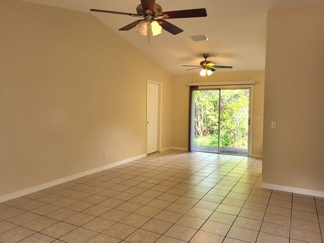 8636 24th St in Vero Beach, FL - Building Photo - Building Photo
