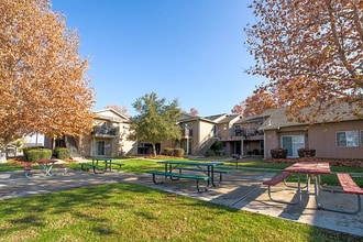 North Park I Apartments in Dinuba, CA - Building Photo - Building Photo