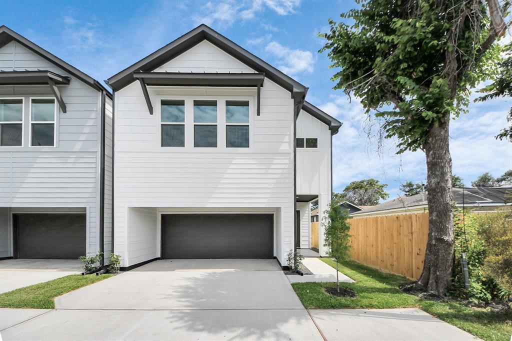 107 Frawley St in Houston, TX - Building Photo