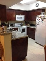 3670 N 56th Ave, Unit 705-7 in Hollywood, FL - Building Photo