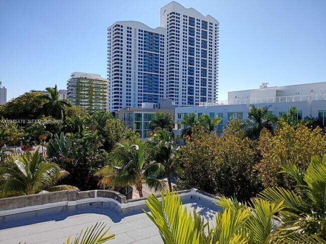 property at 1439 West Ave