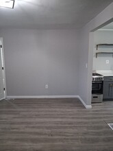 7406 Oakland Ave in Detroit, MI - Building Photo - Building Photo