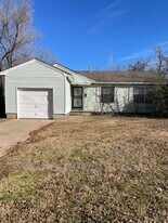 2405 N Urbana Ave in Tulsa, OK - Building Photo