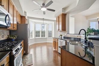 2700 Summit Dr in Glenview, IL - Building Photo - Building Photo