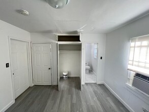 7525 NE Miami Ct in Miami, FL - Building Photo - Interior Photo