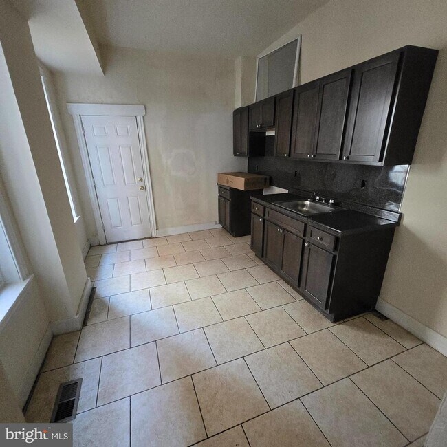 5252 Pulaski Ave in Philadelphia, PA - Building Photo - Building Photo