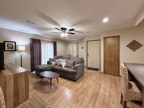 1516 Meadowhill Dr in Mountain Home, AR - Building Photo - Building Photo