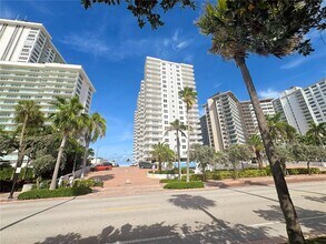3850 Galt Ocean Dr, Unit 1810 in Fort Lauderdale, FL - Building Photo - Building Photo
