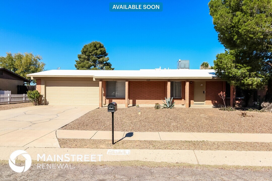 8049 E Manitoba Pl in Tucson, AZ - Building Photo