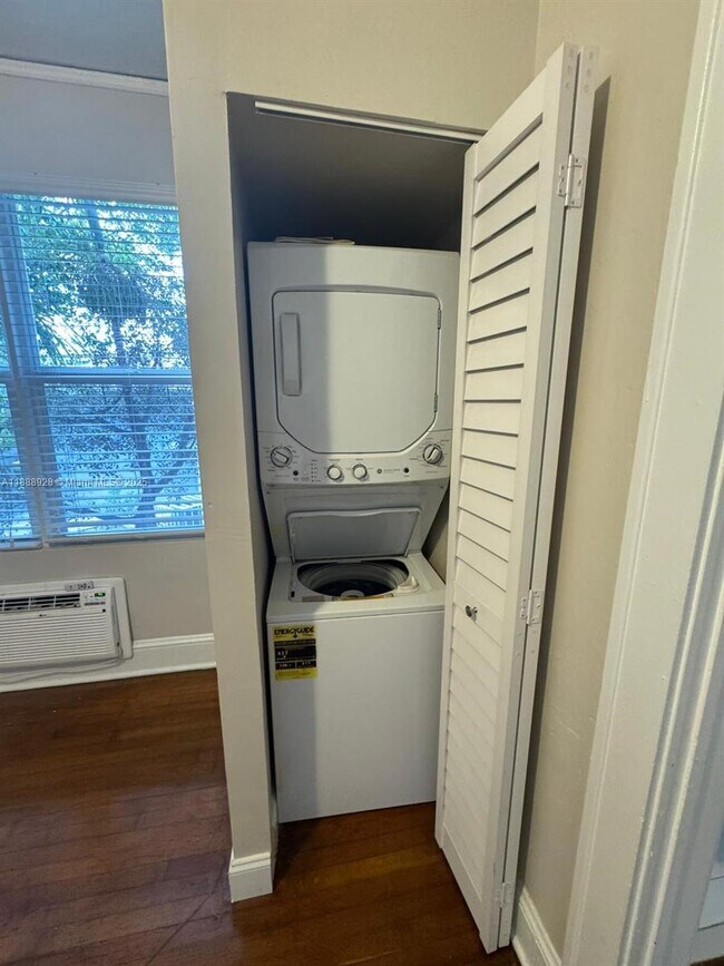 344 Mendoza Ave in Miami, FL - Building Photo - Building Photo