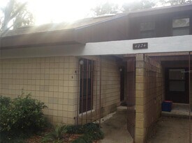 4224 SW 70th Terrace in Gainesville, FL - Building Photo