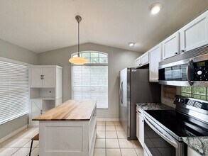 163 London Fog Way in Sanford, FL - Building Photo - Building Photo