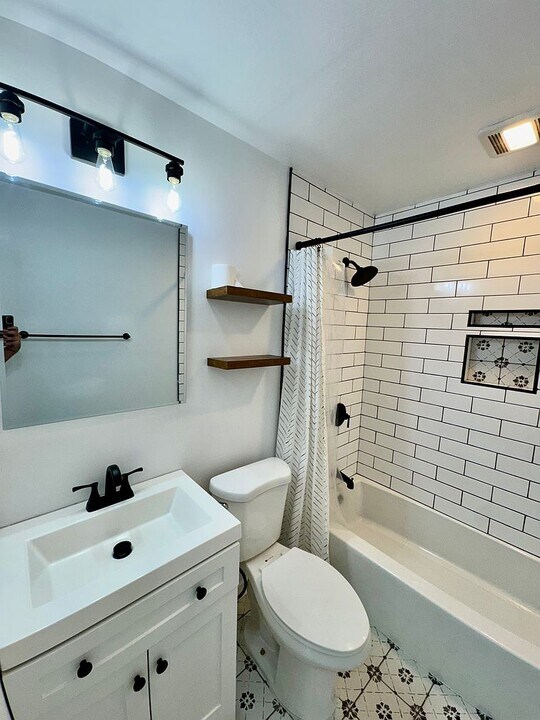 18 Ivy Hall Ln in Sicklerville, NJ - Building Photo