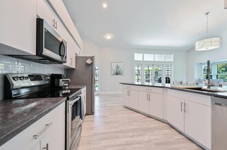 113 Palmetto Dunes Cir in Naples, FL - Building Photo - Building Photo