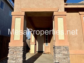 9377 Agave Dr in Hesperia, CA - Building Photo - Building Photo