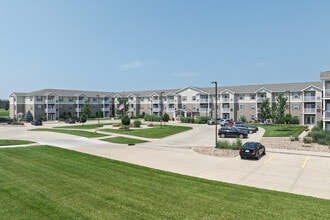 Connect55+ Indianola Senior Community 55+ in Indianola, IA - Foto de edificio - Building Photo