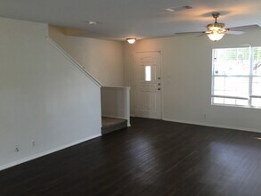 3500 Banda Ln in Austin, TX - Foto de edificio - Building Photo