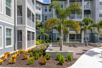 Decorum Luxury Apartments in Ft. Myers, FL - Building Photo - Building Photo